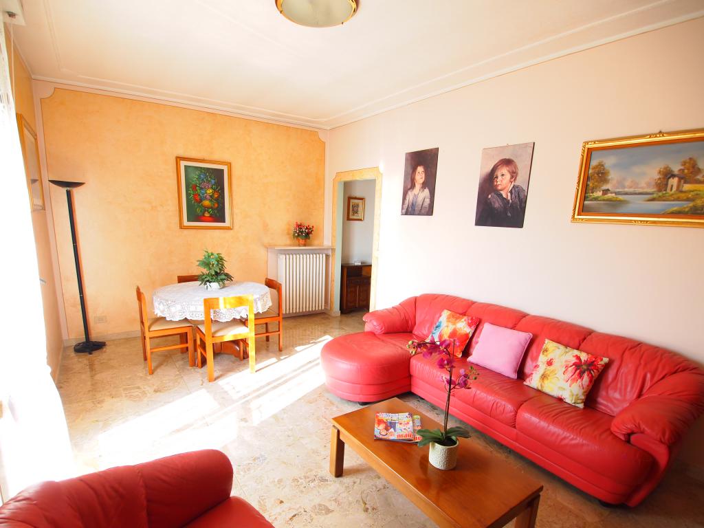Rif.2167 Bibbiano: Al secondo e ultimo piano appartamento in palazzina di sole 7 unità  