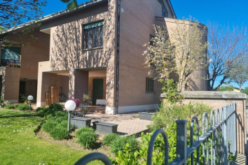 Rif. 2154: Corniano Villa Abbinata con ingresso indipendente e Giardino Privato  