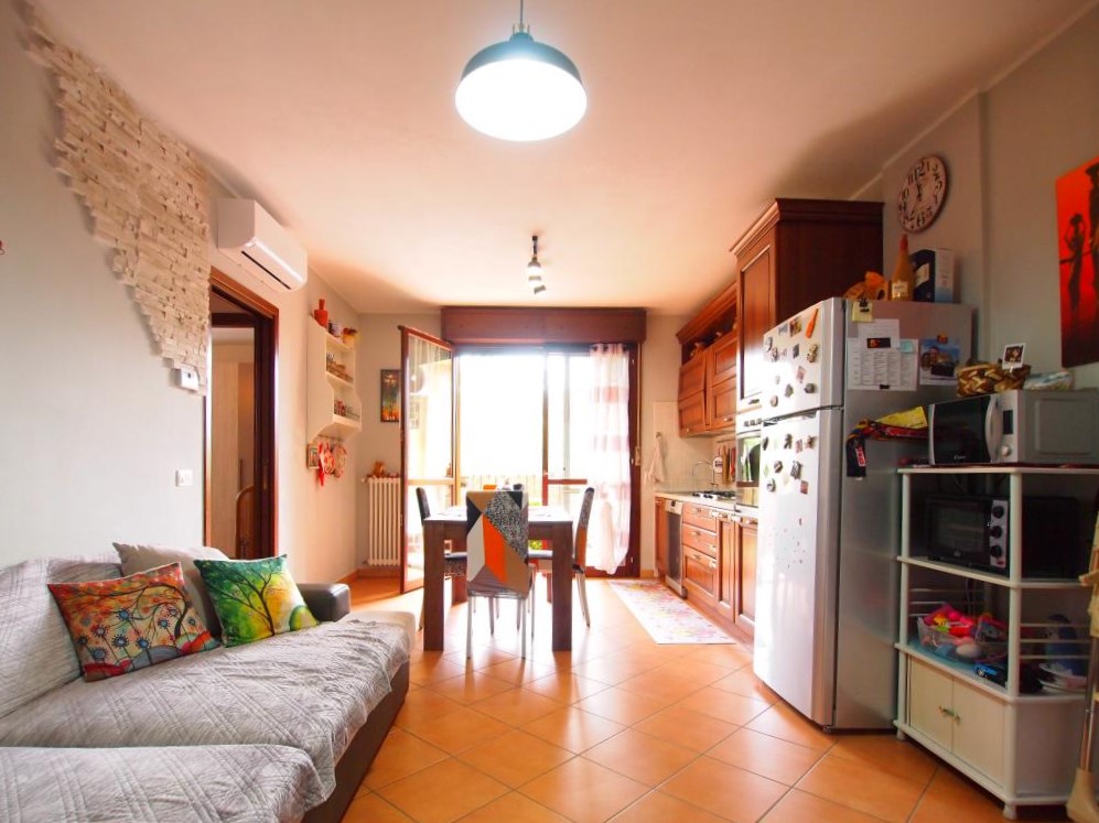 Rif.2183 Bibbiano: Recente appartamento con due camere da letto e ascensore   € 125.000  