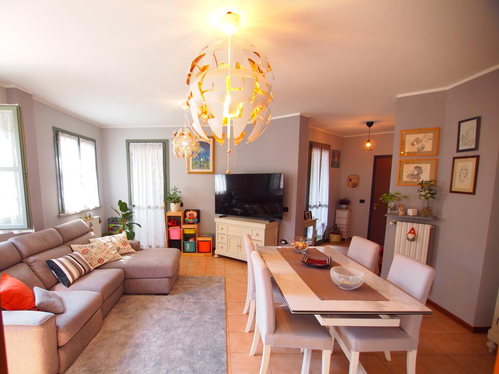 Rif.2235 Bibbiano: Appartamento con 3 Camere e Doppi Servizi € 198.000