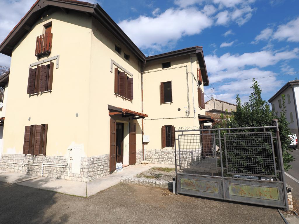 Rif.2250 Bibbiano: Villetta con ingresso indipendente in centro al paese € 185.000