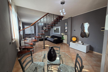 Rif. 2259 San Polo d'Enza loc. Barcaccia: Appartamento su due livelli in contesto riservato € 159.000 